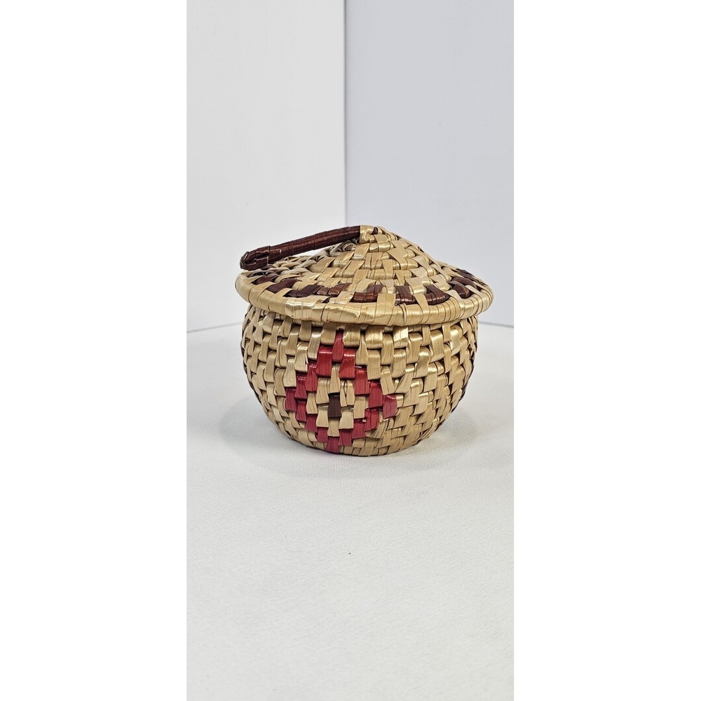 Handmade Wicker/Raffia Lidded Basket Small Round Jewelry Trinket Storage‎